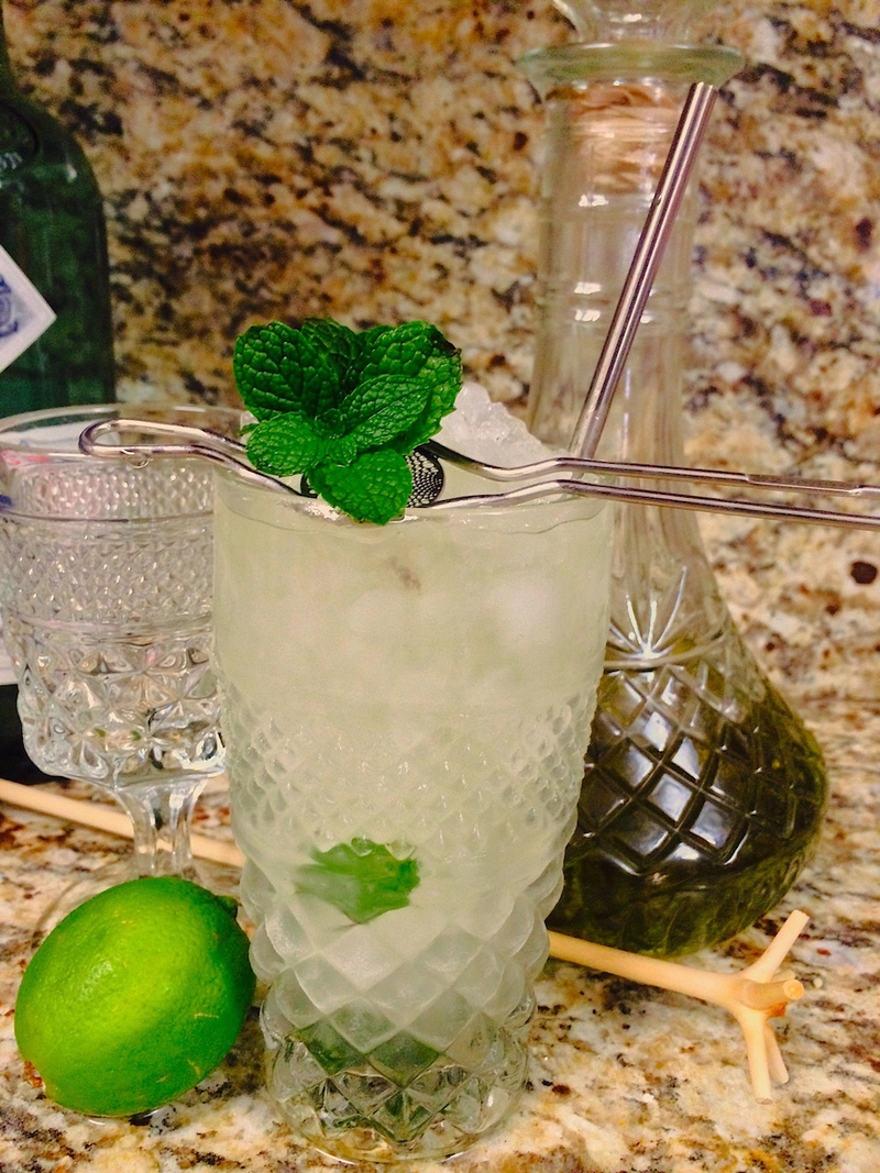 Illustration for article titled Amazing St. Patrick's Day Cocktails: Don't Stoop to Green Beer